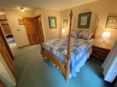 O9 New Renovated Bretton Woods Slopeside Condo with 2 Living Rooms Foosball Air Hockey