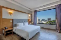 Weston Suites Hotel