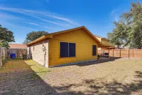 Cozy House by Zinnia Park! Family Home in Mcallen