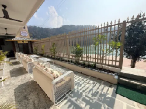 ชาร์นัม ออน เดอะ แกงเจส