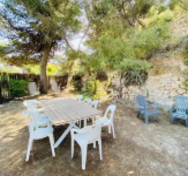 Magnificent villa facing the sea for 18 people