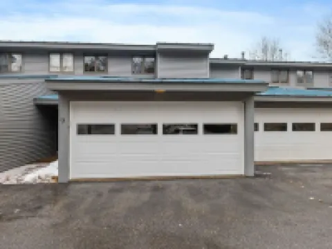 Townhome w/ amazing Paugus Bay - Lake Winnipesaukee - Views Hotels in Laconia