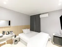 Cube Hotel Hotels near Dongdaegu Express Bus Terminal