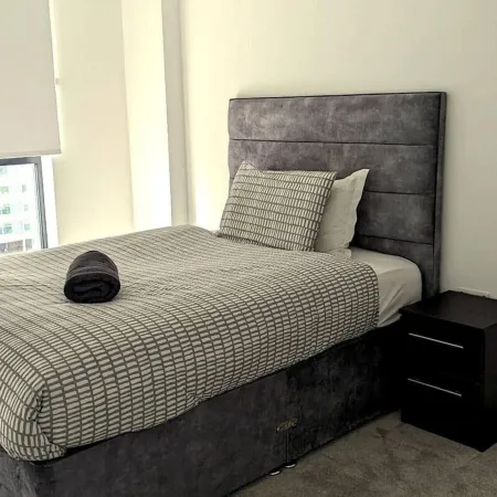 Sleeps 4 Central Ensuite - Cityview & Parking