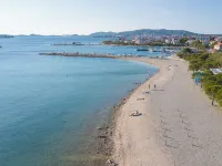 Apartment Robyn on the Beach Hotels in Srima