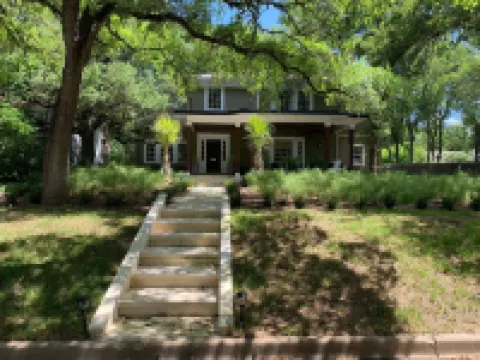 Lake Austin Retreat - 3 miles from downtown