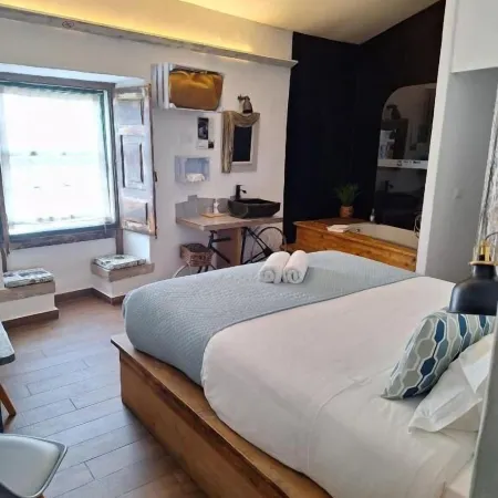 Lovin Book Guesthouse