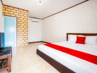 RedDoorz at Pondok Alief near Pantai Ujung Genteng 3 Hotels in Ciracap