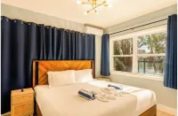 3 min to beach ~ pool ~ free parking