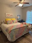 Charming 3-bedroom townhome with WiFi and AC in Auburn