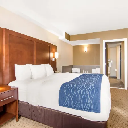 Comfort Inn & Suites