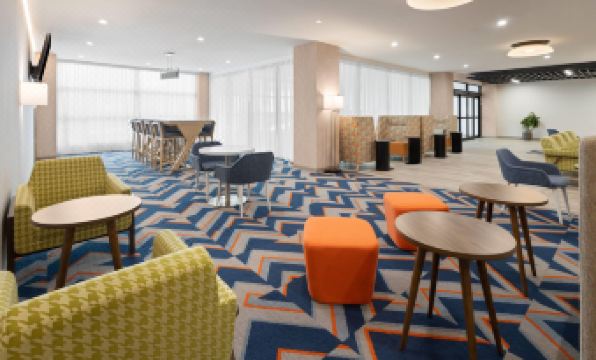 La Quinta Inn & Suites by Wyndham Jamaica NYC/JFK AirTrain