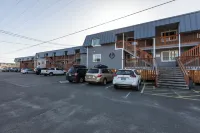 Surfside Resort - parking