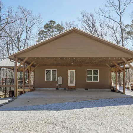 'Bullfrog Bluff' Mountain View Cabin w/ Deck!