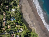 Azul Hotel & Retreat - Pemandangan Pantai