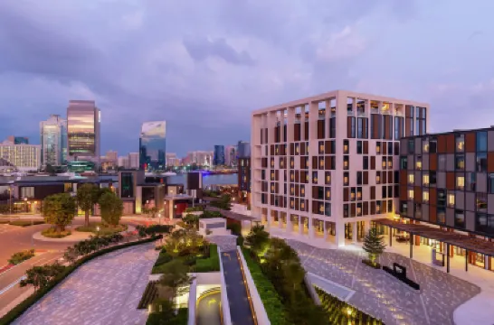 Canopy by Hilton Dubai Al Seef Hotels near Bateaux Dubai