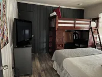 Urban Ranch, at the Treasure House .. 8 Bed 3 Bath 2 Kitchen + Basement Suite
