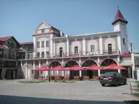 ホテル・アポロ・セントラル Lutheran Evangelical Cathedral & Tower周辺のホテル