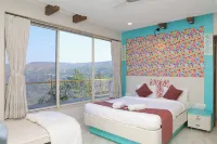 Raval Resort