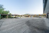 Baekje Hotel - parking