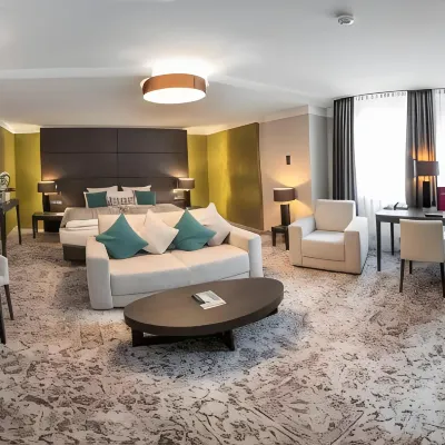 Drei Loewen Hotels near Frauenkirche Munich