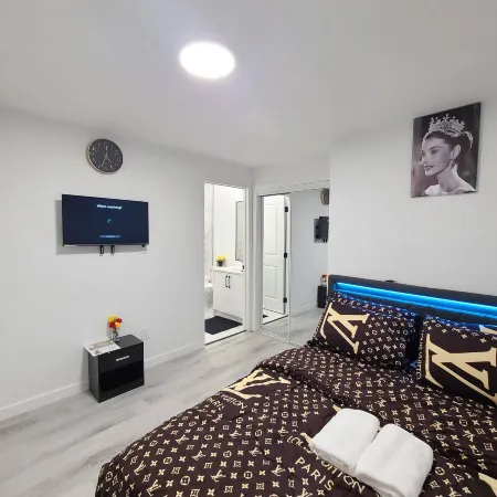 SwitHome Properties Cozy Suite With Pond View, Near YEG Airport