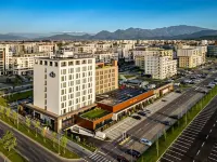 QOSMO Brasov Hotel Hotels near Stadion