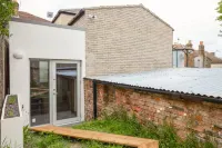 GuestReady Essential - Modern home with garden - 무료 와이파이