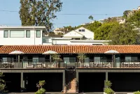 Woods Cove Inn
