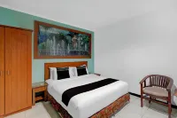 Townhouse Oak near Sokaraja Purwokerto formely Magnum Hotel & Resort - parkir