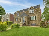 Family-Friendly Getaway 11 Mi to Dtwn Philly Hotels near Cliveden