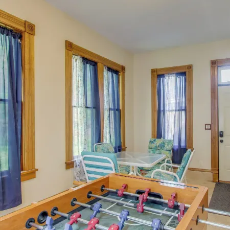 Historic Dubuque Gem < 1 Mi to Downtown!