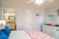Gulf Front!! 2 Master Suites- Steps Away from the Beach!! - de charme