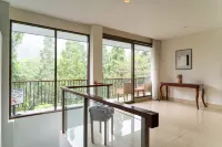 Tulip Hill View Villa 6 Bedrooms with a Private Heated Swimming Pool and a Movie Room