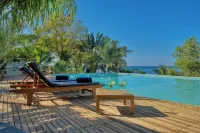 Manja Kely Lodge - Pools