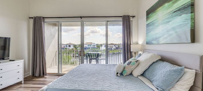 Walk to Beach & Marina! Ruskin Resort Retreat Hotels in Ruskin