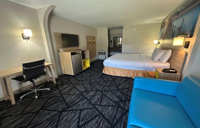 Days Inn & Suites by Wyndham Stockbridge South Atlanta
