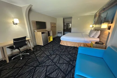 Days Inn & Suites by Wyndham Stockbridge South Atlanta