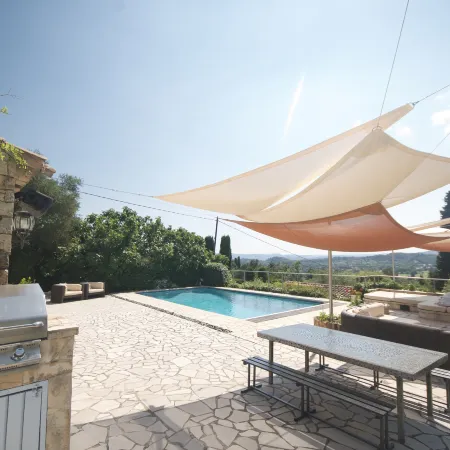 Stunning hilltop Opio villa exceptional views EV charging walk to Valbonne