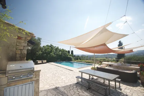 Superbe villa d'Opio perchée sur une colline, vues exceptionnelles, recharge électrique, marche - 4 étoiles