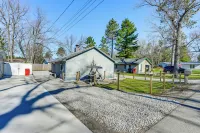 Walk to Sand Lake Beach! Family Escape w/ Fire Pit - 2-Sterne