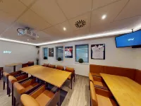 Tunici Team Hotel Hotels near بيلشتات