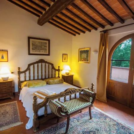 Panoramic Villa in Tuscany Rolling Hill, Well Connected, Everyday New Journey to