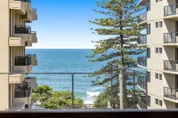 Bright Beachside Family House With Ocean Views - 3-Star