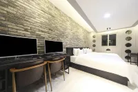 Yeongcheon D-Day Hotel - Parkplatz