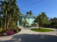 Welcome to Paradise! Amazing Waterfront Home Beautiful Florida Keys! No Fixed Br - Homestays