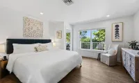 7 Bedroom with Dockage, Pool, Firepit, Paddle Boards & Kayaks - 4-Star