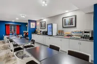 Microtel Inn & Suites by Wyndham Greenville / Woodruff Rd - Bãi đậu xe