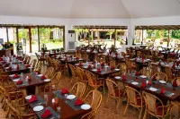 Chariot Beach Resort - breakfast
