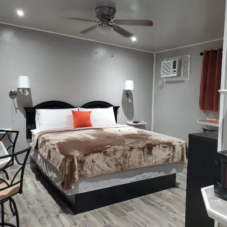 Orange Motel